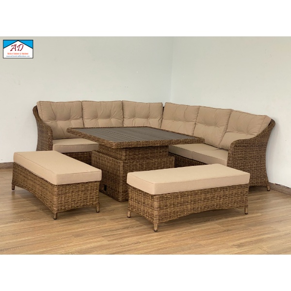 High-quality synthetic rattan furniture ensures durability with UV-resistant materials and sturdy frames