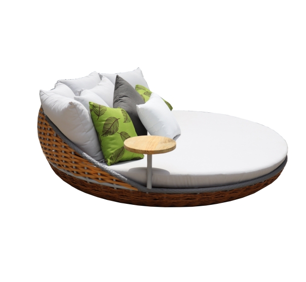 POLY RATTAN ROUND BED WITH SIDE TABLE
